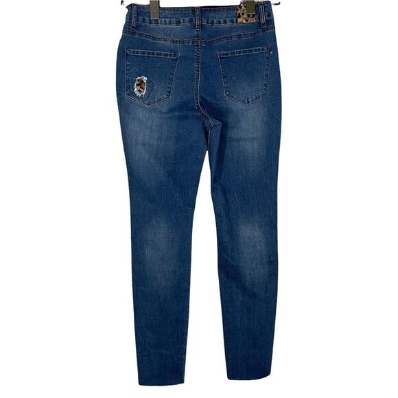 Tahari Button Fly Distressed Denim/Leopard Jeans Size 6/28 - Picture 2 of 3